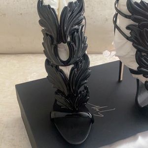 COPY - Black patent leather cruel wind high heel